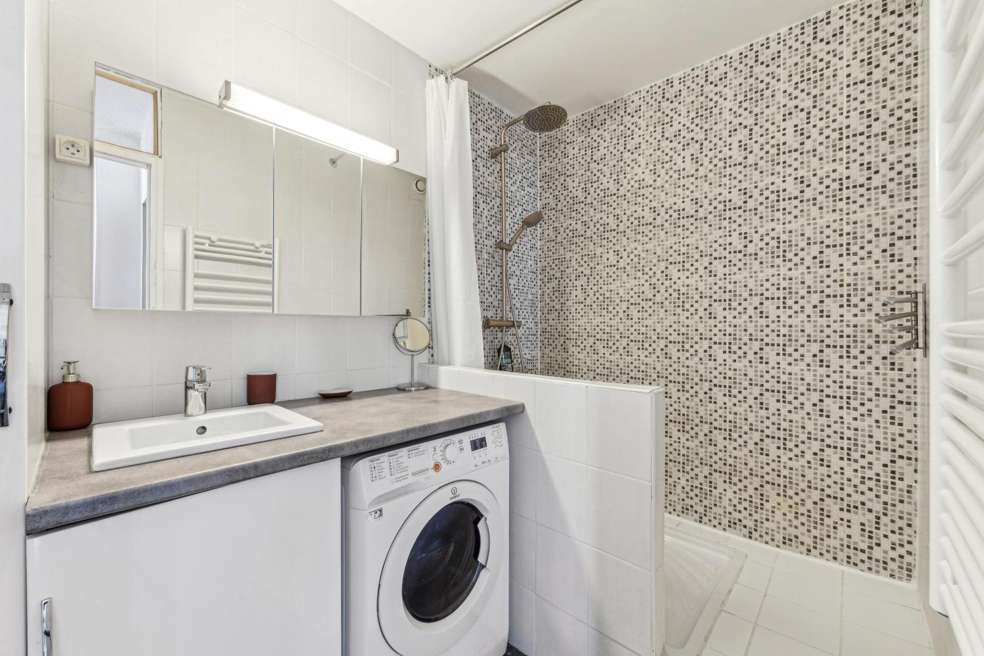 Chic And Comfortable Apart With Balcony Levallois-Perret Esterno foto