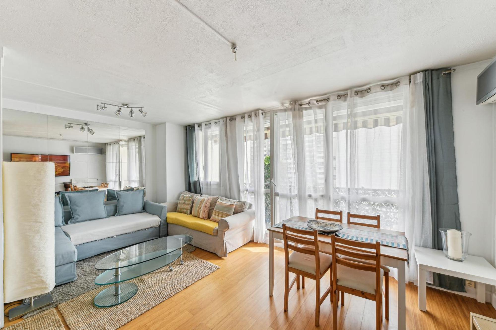 Chic And Comfortable Apart With Balcony Levallois-Perret Esterno foto